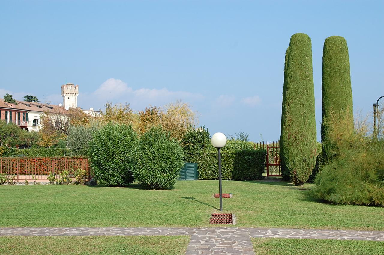 Barcone 1 Lägenhet Sirmione Exteriör bild
